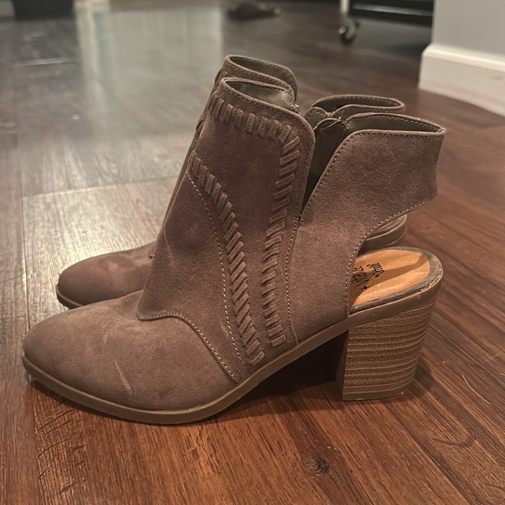Booties - Picture 3 of 7
